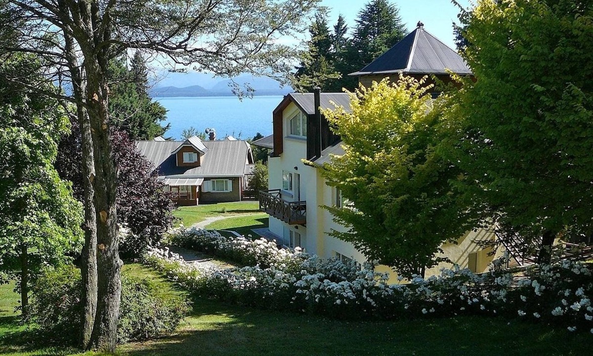 San Carlos de Bariloche Hotel | 2 Bright Rooms w/Scenic Views for Adventurous Getaways & Breakfast in Bariloche