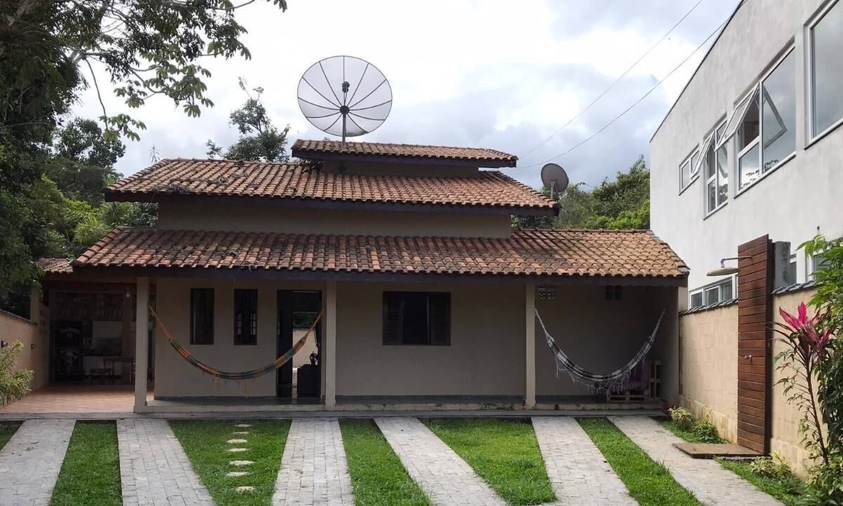 Guarutuba House | 2 POOLS, BARBECUE, WI-FI, VACANCY CARS 06, 300 MT FROM THE BEACH GUARATUBA