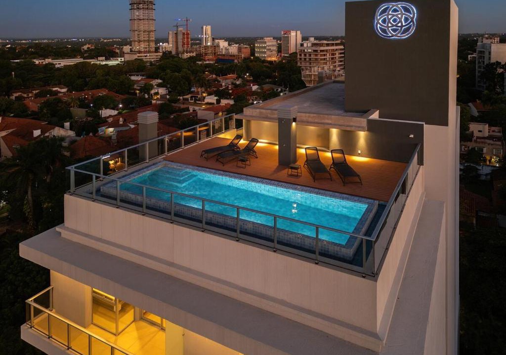 Asuncion Apartment | 205 Emerald! meters from the Shopping del Sol! High Speed WiFi!