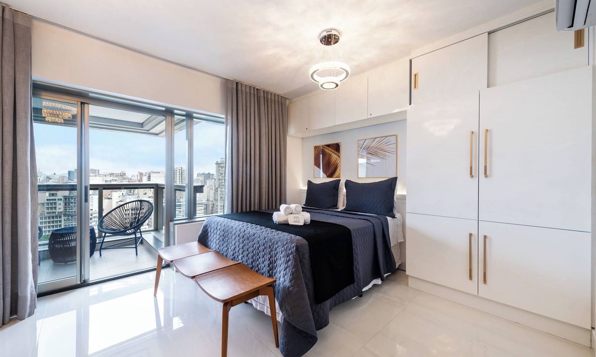 Central Zone Apartment | 2112 Studio Premium Refinement in the City Center Garage & Pool & Gym