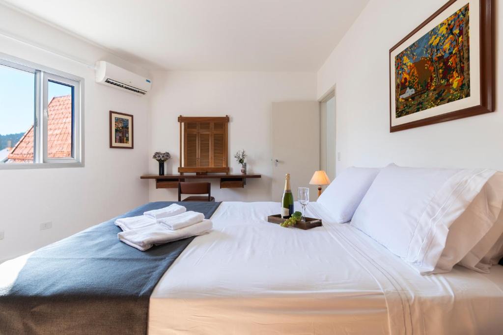 Jardim Tres Marias Apartment | 250m da praia com AC, 4 quartos| Brazilian Corner