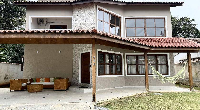 Boraceia House | 332 m² House ∙ 4 bedrooms ∙ 12 guests