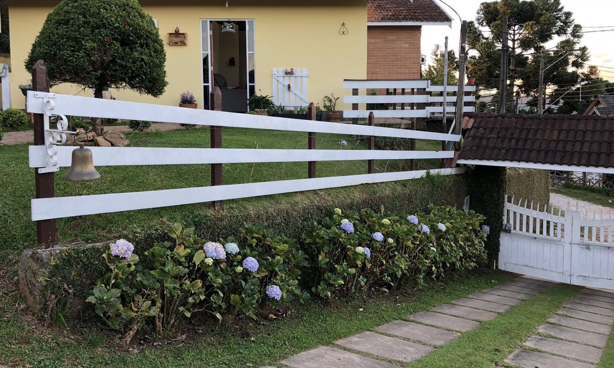 Vila Britania House | ACCOMMODATING HOUSE WITH FIREPLACE ON THE MOUNTAIN - GREAT PRICE! GREAT OPPORTUNITY!