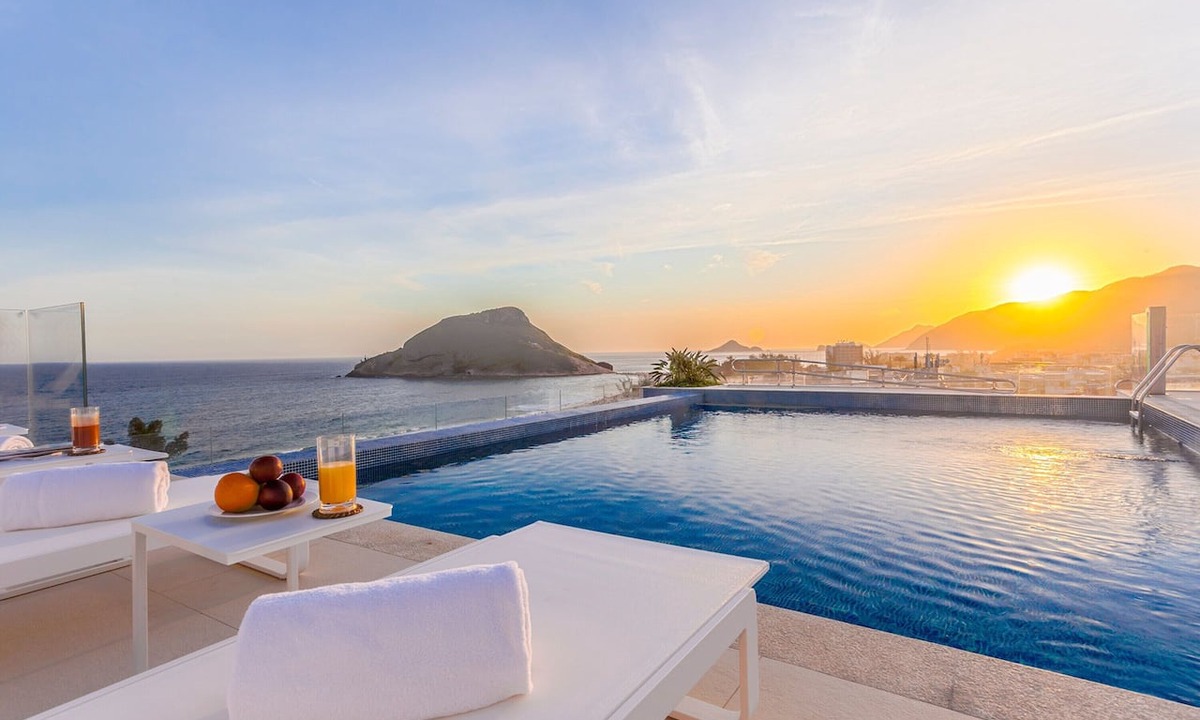 Recreio dos Bandeirantes Hotel | Accommodations Perfect for Large Group or Family | With Scenic View