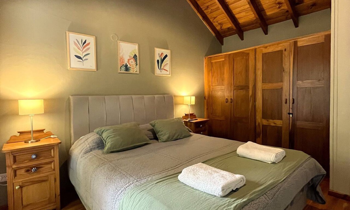 Lanin National Park House | Amancay" House I Spacious, Comfortable & Central I Ayres del Bosque Lodgings
