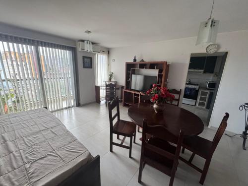 Barrio Centro Apartment | Amplio y Luminoso Departamento Arenales