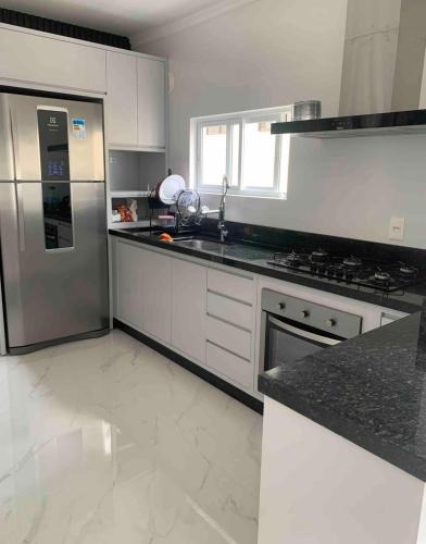Andorinha Apartment | Apartamento 3 suítes a 100m do mar
