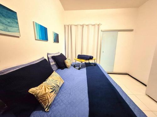 Teixeira de Freitas Apartment | Apartamento com varanda e VISTA para RUA, TV e 2 suítes