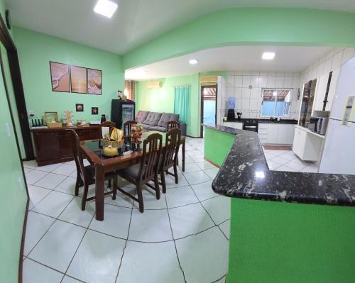 Ze Amandio Apartment | Apartamento Completo na Praia de Bombas - 3 quartos - 10 pessoas
