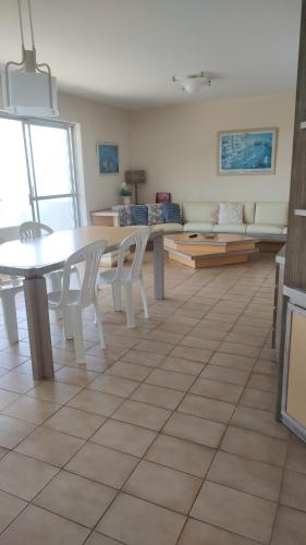 Matinhos Apartment | Apartamento de frente pra Praia Mansa Caiobá