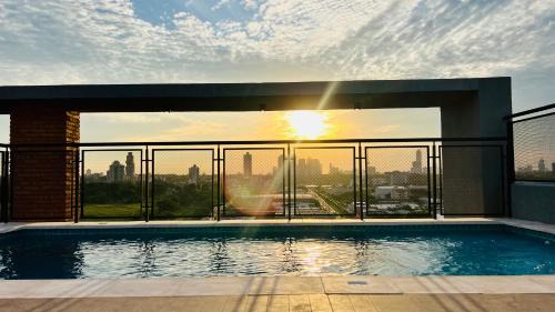 Luque Apartment | Apartamento en edificio nuevo con wifi y piscina