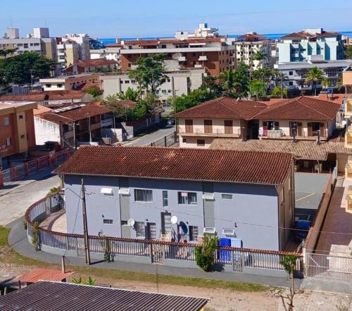 Praia Grande Apartment | Apartamento para até 10 pessoas e 2 vagas de garagem a 4 quadras Praia Grande - Ubatuba-SP