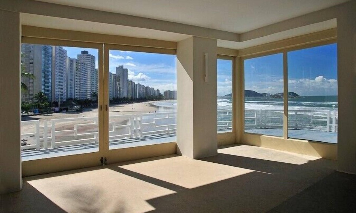 Asturias Apartment | Apartment, 1 bedroom, historic building in Pitangueiras, Guarujá.