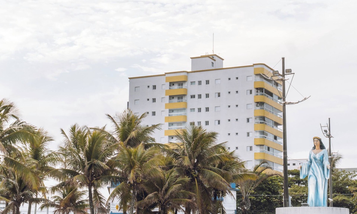 Mirim Apartment | Apartment facing the sea, 60 meters from the beach. Air conditioning and safety netting throughout.