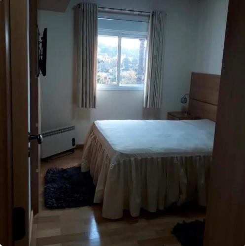 Vila Iara Apartment | Apto aconchegante em Capivari com lareira e sacada