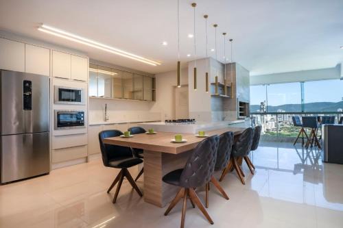 Castelo Branco Apartment | Apto de alto padrão a 450m da praia JM7729