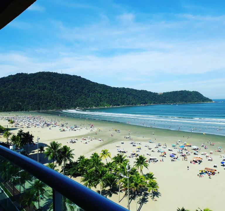 Canto do Forte Apartment | Apto Varanda Gourmet frente ao mar com Wi-Fi