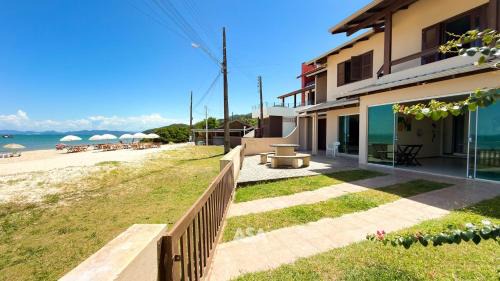 Zimbros House | ASA | Beachfront House Zimbros | Bombinhas | 4BR