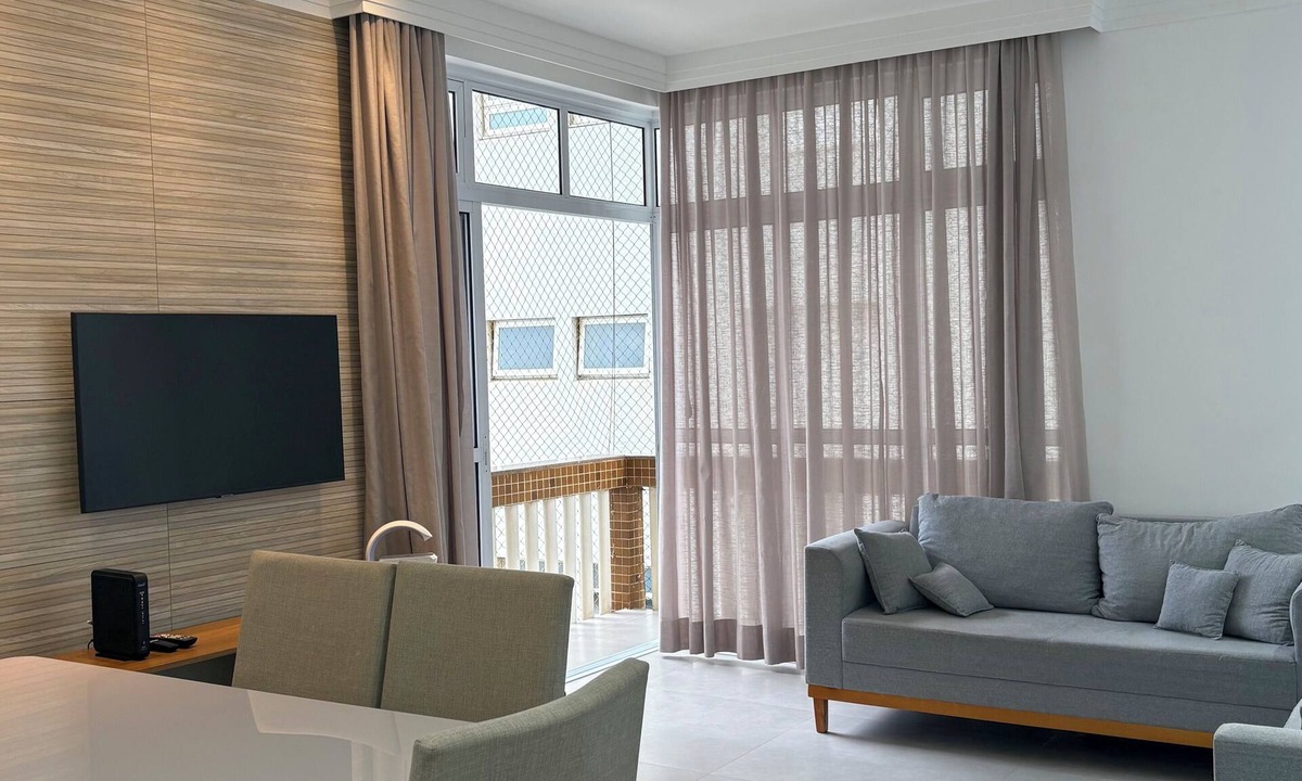 Pitangueiras Apartment | Beachfront Apartment in Guarujá with Beach Service - Pitangueiras Beach