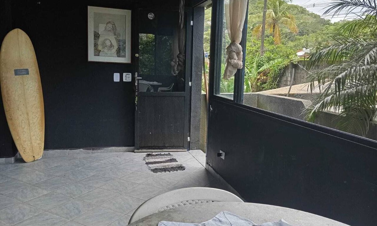 Maresias Cabin | Beachfront suite in a family home in Maresias: Cross the street and experience the beach!