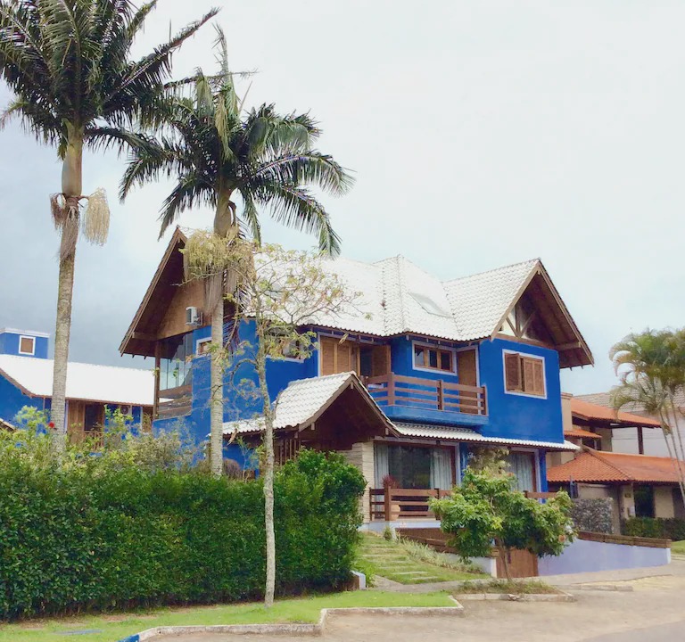 Jurere Internacional House | BLUE HOUSE IN INTERNATIONAL JURERÊ