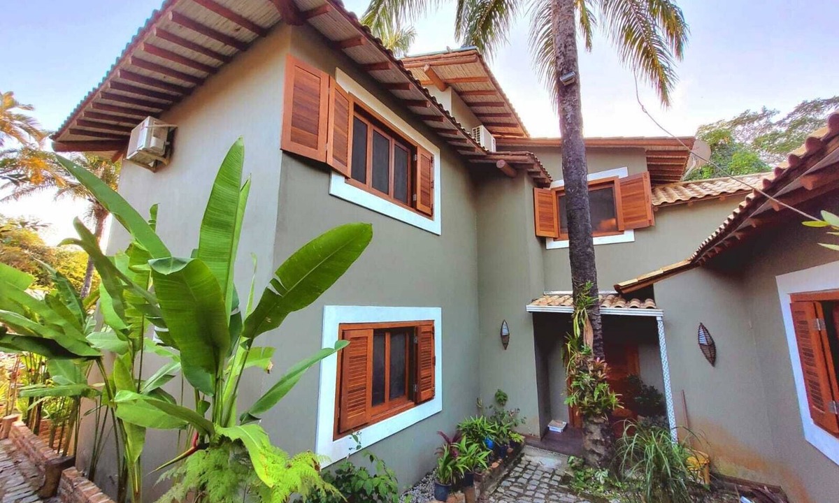 Arraial d'Ajuda Cottage | Arraial d'ajuda - house with 4 bedrooms - central area - near Rua Mucugê.