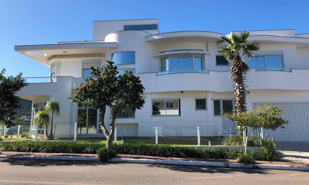 Lagoa da Conceicao House | Residence in the Conceição lagoon