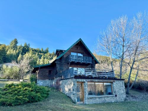 Peninsula San Pedro House | Cabaña estilo Refugio en el Bosque para Familias