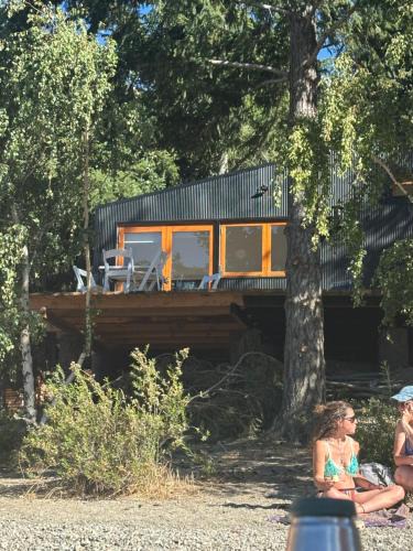 Villa Catedral Ski Chalet | Cabaña Sobre Playa Lago Gutiérrez 2