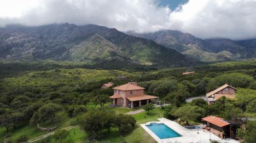 Chacabuco Department Cabin | Cabañas de Montaña San Miguel