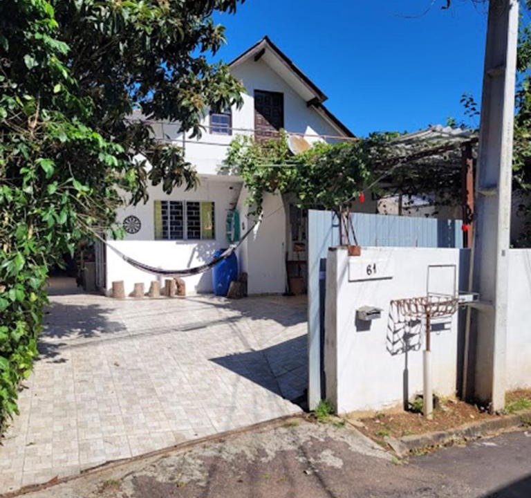 Cidade Industrial de Curitiba House | Casa 2000 Positivo UTFPR INC Volvo