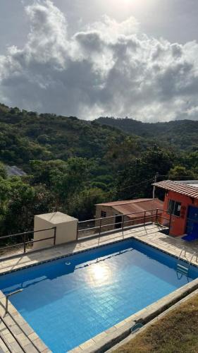 Gravata House | Casa amarela Recanto Doce Lar