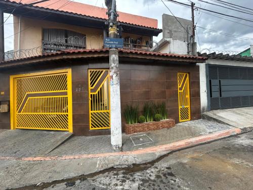 Jardim Presidente Dutra House | Casa Amarela -vista para o aeroporto internacional