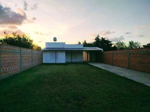 Ranchos House | casa amplia de 3 habitaciones con quicho, patio y cochera