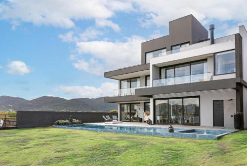 Pantano do Sul House | Casa Aqui e Agora