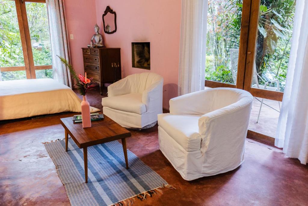 Tapirai Cabin | Casa Aureliano Macondo Banho de Floresta Lareira