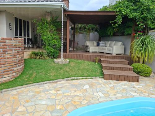 Pinheirinho House | Casa c piscina, churrasq e Wi-Fi, lazer completo