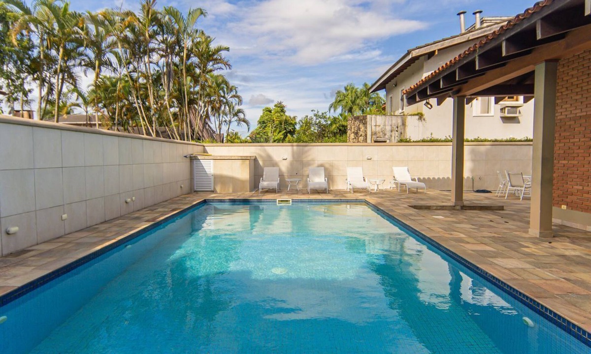 Balneario Cidade Atlantica House | Casa com 3 Suítes, Piscina e Churrasqueira