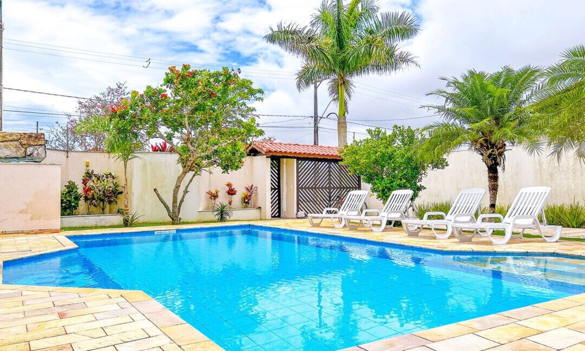 Itanhaem House | Casa com churrasqueira e piscina em Itanhaém