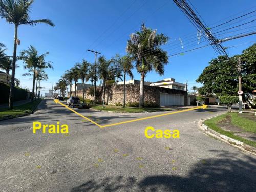 Enseada House | Casa com Piscina e churrasqueira - 100 metros da praia- 4 Dorm para até 13 pessoas