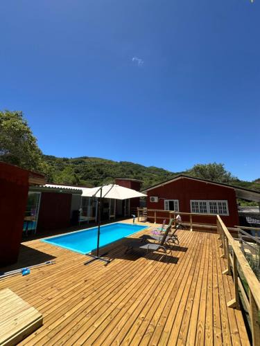 Paulo Lopes House | Casa com vista para a natureza e piscina