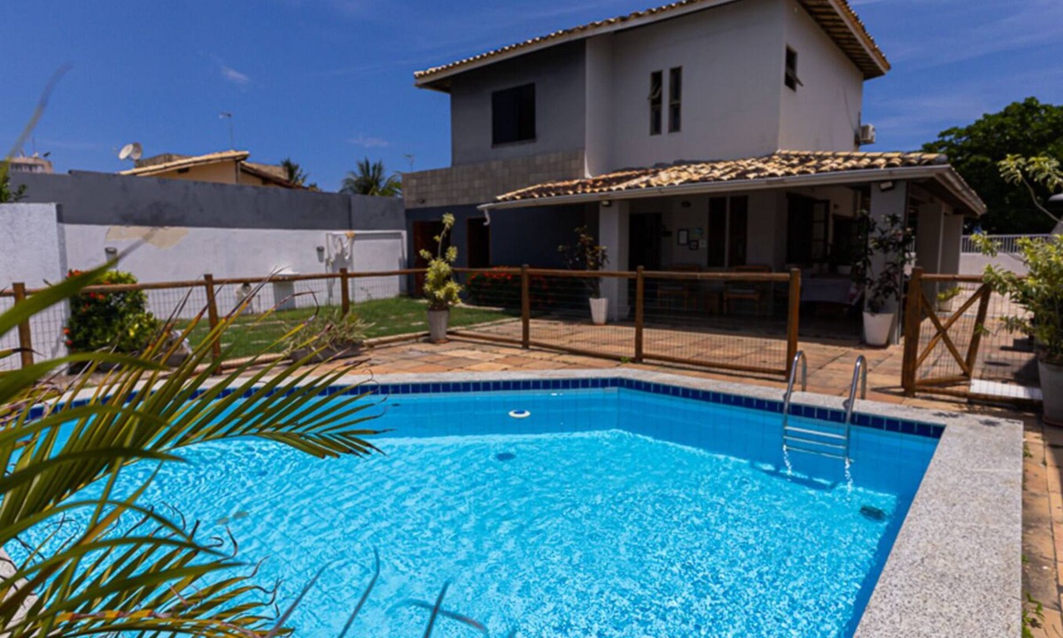 Vilas do Atlantico House | Casa com Wi-Fi, Piscina e Garagem a 550m da Praia