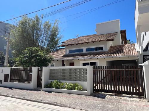 Mariscal House | Casa da Mata - Casa grande com piscina em Mariscal