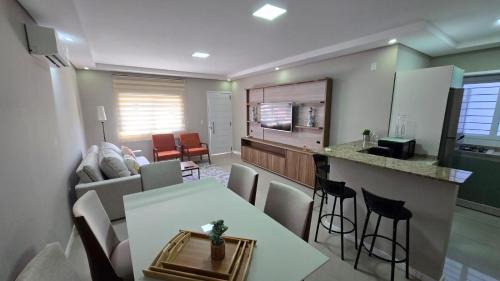 Santana do Livramento House | Casa de 2 quartos, moderna, garagem para 2 carros