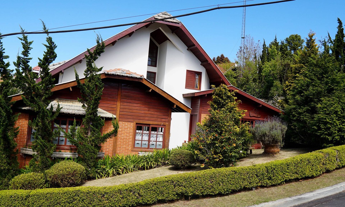 Vila Izabel House | Casa em Condominio, Recanto do Jordao, Ofuro, Quadra de Tenis, Lareira, mt Verde