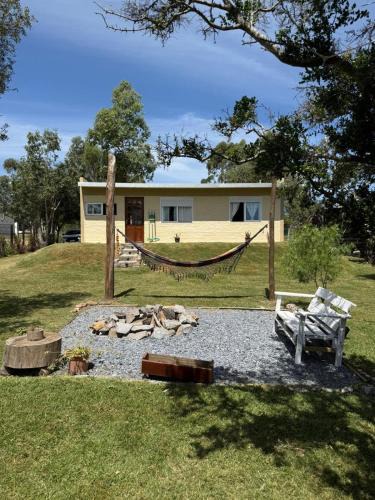 Punta Colorada House | Casa en Punta Colorada con gran fondo y fogón