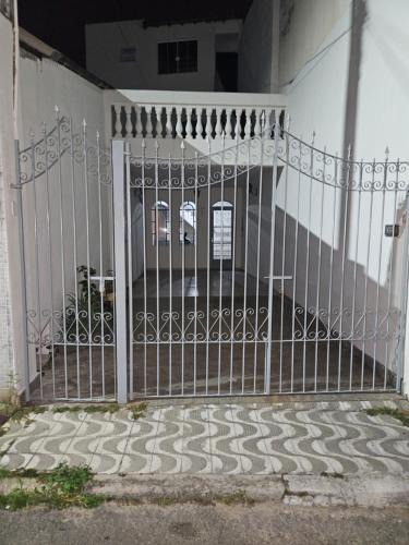Aparecida House | Casa familiar e espaçosa em Aparecida SP, com 3 quartos