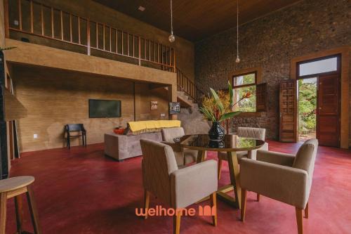 Bezerros House | Casa na pedra em Serra Negra vista para montanha