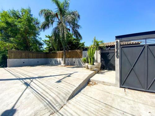 Prainha House | Casa Pé na Areia em frente à Ilhabela