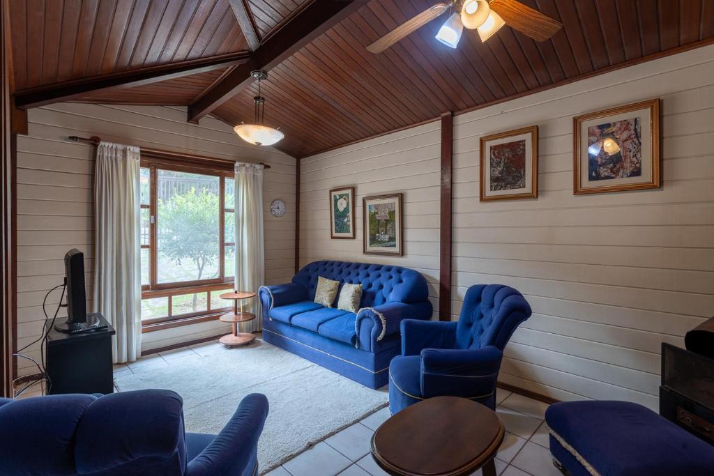 Mairipora House | Casa para 10 com Piscina e Churrasqueira em Mairiporã